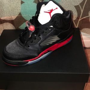 ❇️ BRAND NEW❇️ Jordan Retro 5 size 4Y